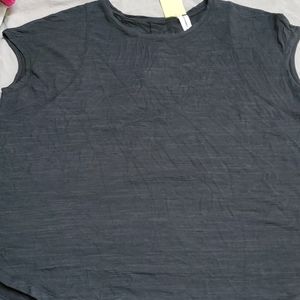 Women's athletic top